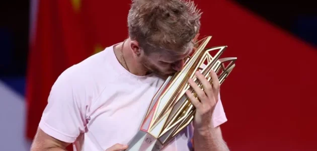 قصة فوكينا.. انتظر 7 سنوات للقب ثم حصد 3 في عام